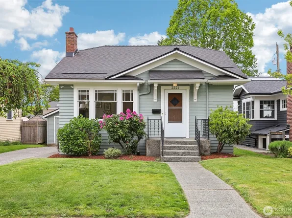 2221 44th Avenue SW, Seattle, WA 98116