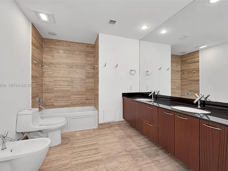 16001 Collins Ave #1005 — Photo 26