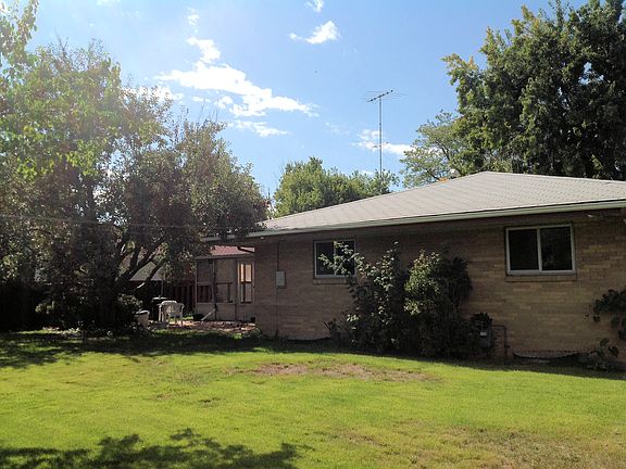 Spacious back yard
