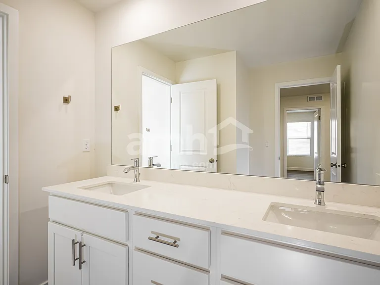 1252 S Brixton Ave — Photo 13
