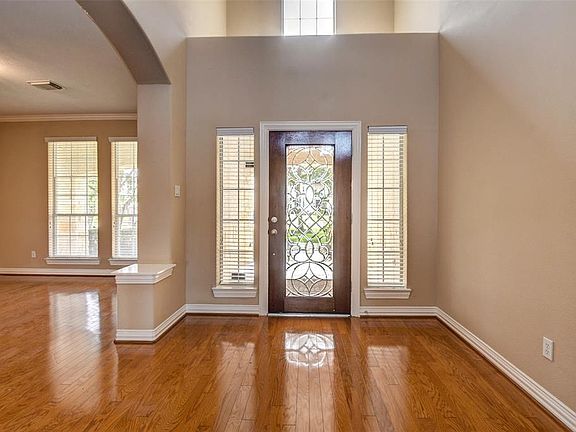 3rd image of 3019 Blue Lagoon Ct