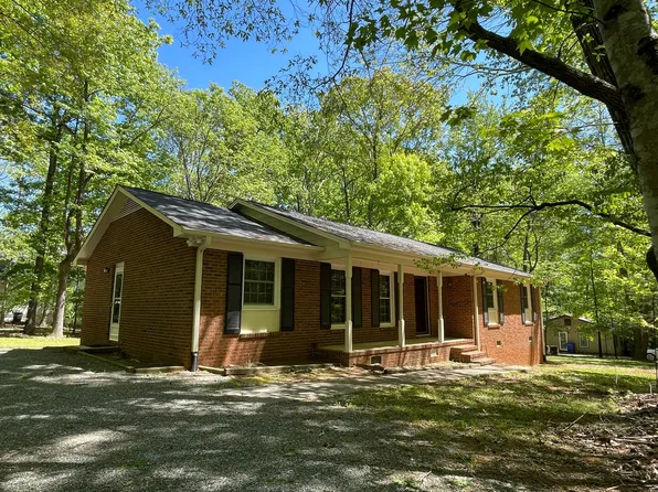 106 Downing Ct, Chapel Hill, NC 27516