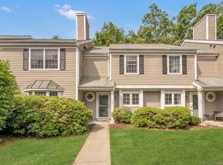 41 Tamarack Ave APT 119, Danbury, CT 06811