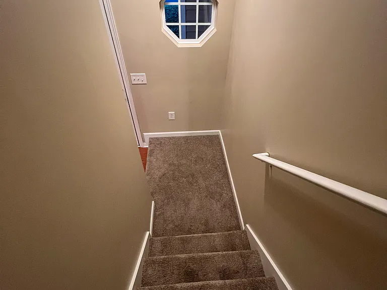 321 Village Dr — Photo 10