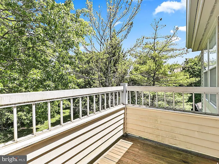 303 Trinity Ct #11 — Photo 32