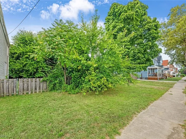 2256 E 85th St, Cleveland, OH 44106