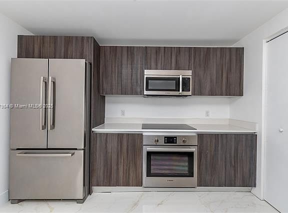 4th image of 488 NE 18th St Unit 2810