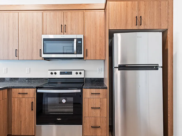 172 N 400 W #8 — Photo 10