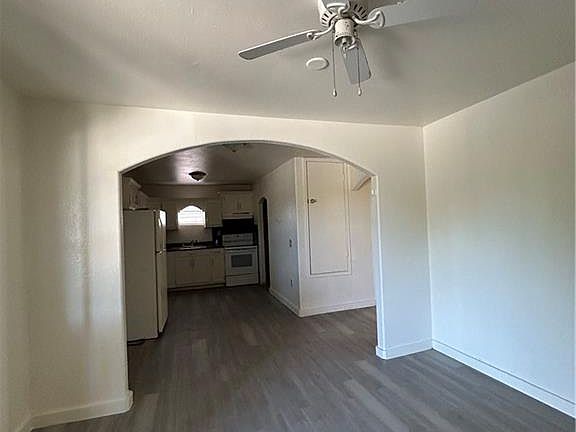 2nd image of 401 N Bethel St