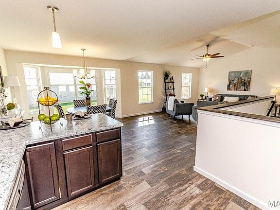 5th image of 175 Rivers Edge Dr