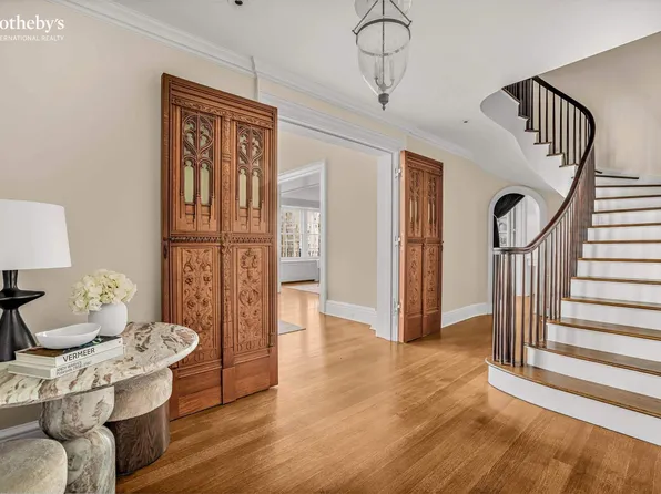 39 East 79th Street image 4 of 32