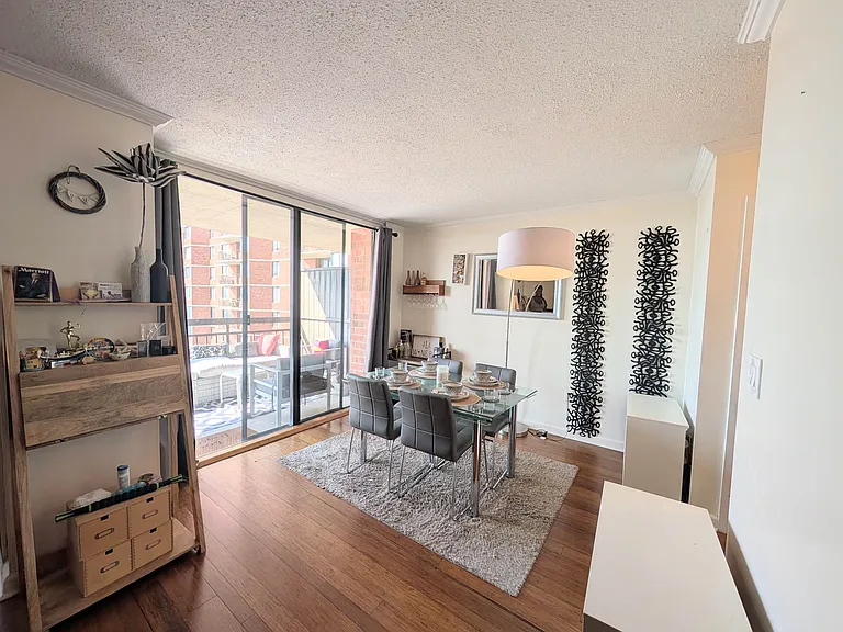 616 Harmon Cove Tower — Photo 5
