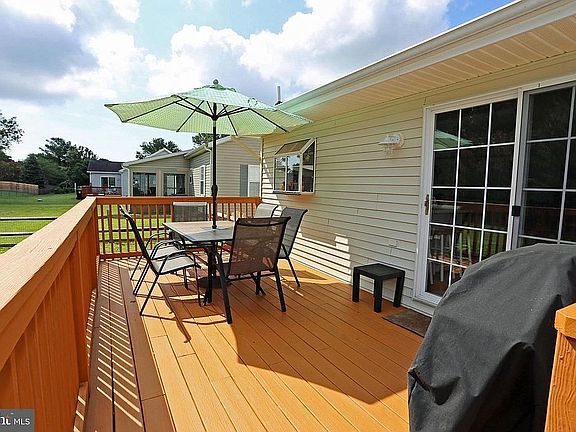 4th image of 13 Vassar Dr