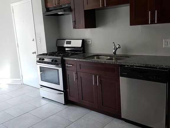 4th image of 2307 W Sunnyside Ave