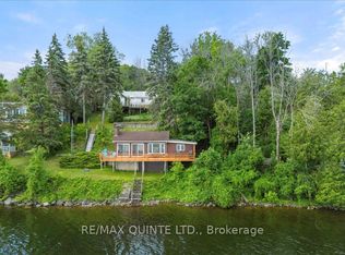 11364 Loyalist Pkwy, Prince Edward County, ON K0K2T0
