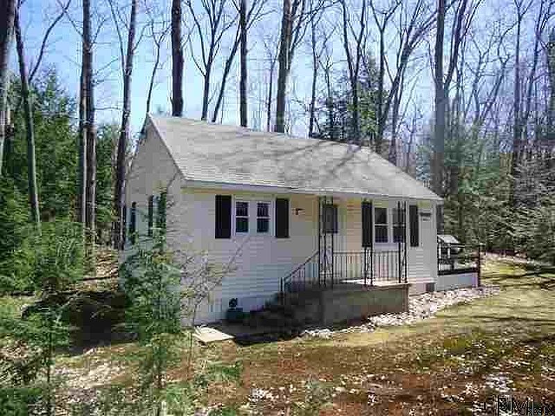 2nd image of 7404 LAKE Road