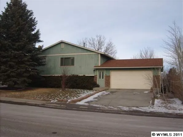 6590 Village Dr, Casper, WY 82604
