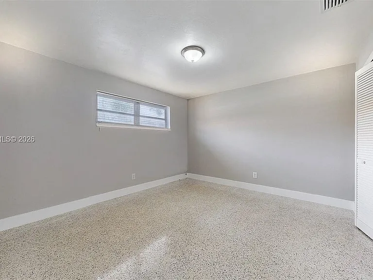 40 W 10th St #3 — Photo 19