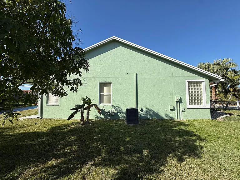 1168 Hatteras Cir — Photo 3