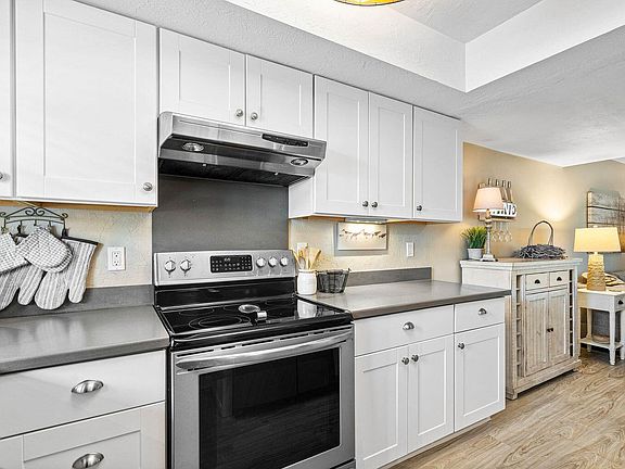 2nd image of 18081 SE Country Club Dr #32313