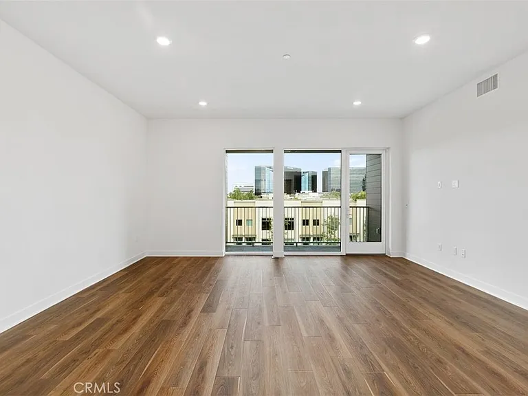 1407 Rivington — Photo 13