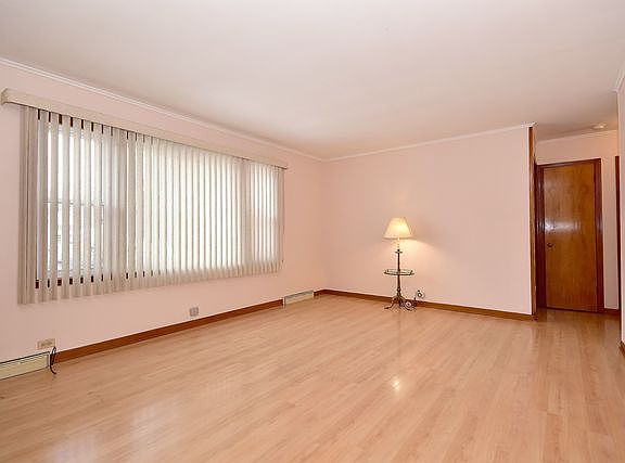 3rd image of 22W233 Thorndale Ave