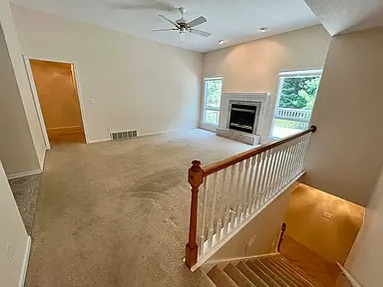3363 Canterbury Ct — Photo 7