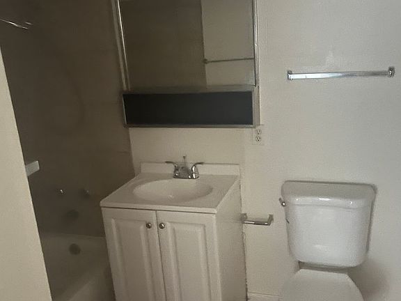 4th image of 3719 Hazelwood St APT 17