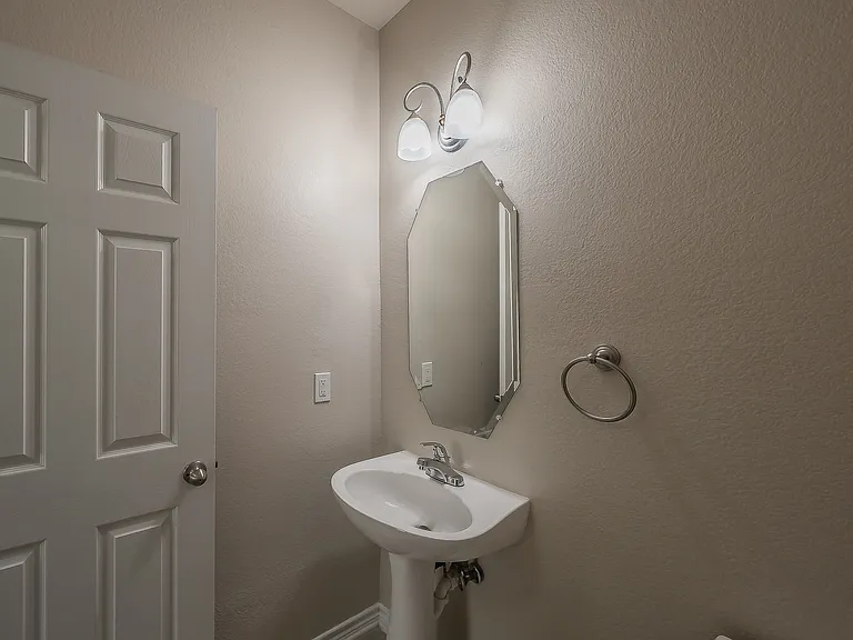 6524 Hickory Hill Dr — Photo 11