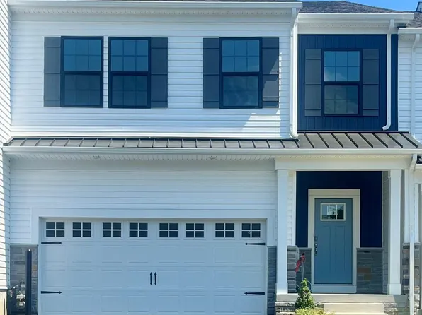 6 Rose Hill Way, Aston, PA 19017