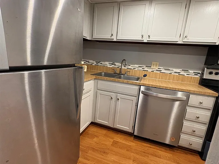 3670 Inverrary Dr #3B — Photo 15