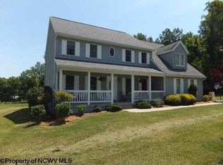 4696 Shadyside Ln, Morgantown, WV 26508