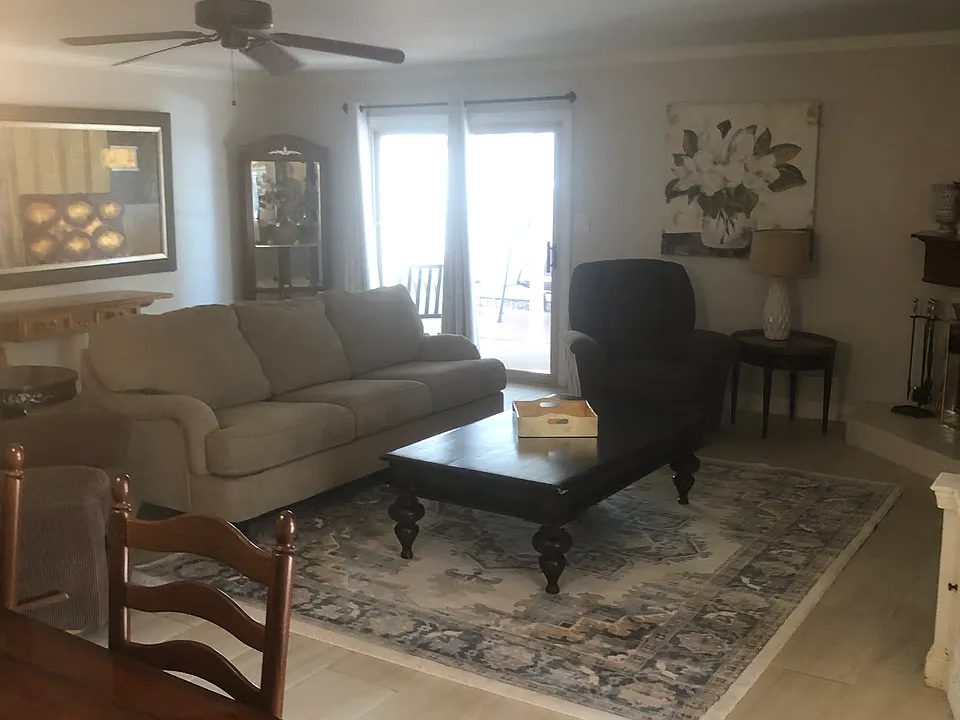 E Palmer Dr