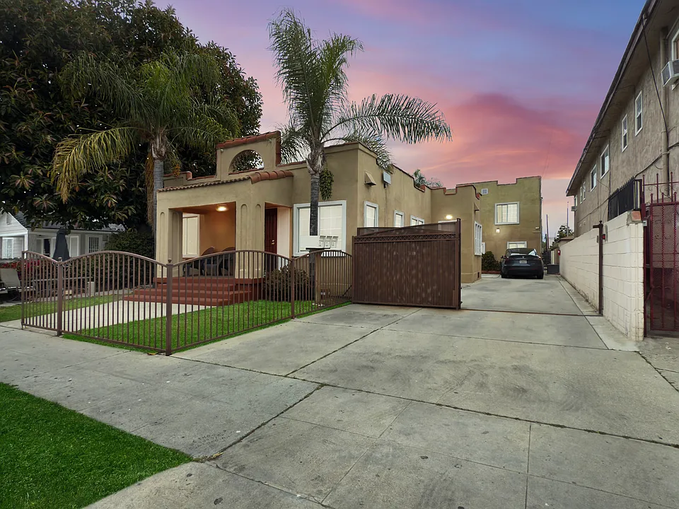 1050 Orange Ave #1050