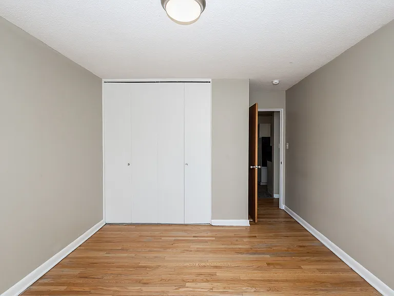 Kent Apartments — Photo 60