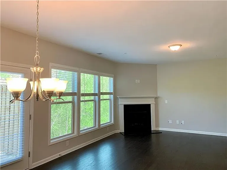 1327 Elderwood Way — Photo 3