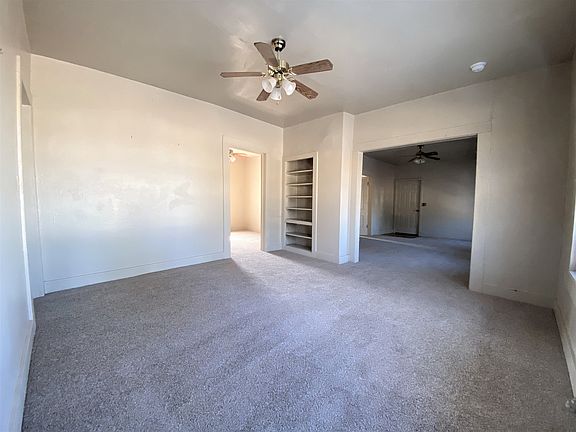 4th image of 2700 Woodlawn Blvd