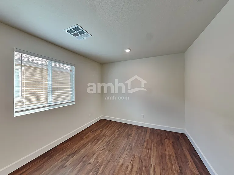 252 Yasmin Daylily Pl — Photo 16