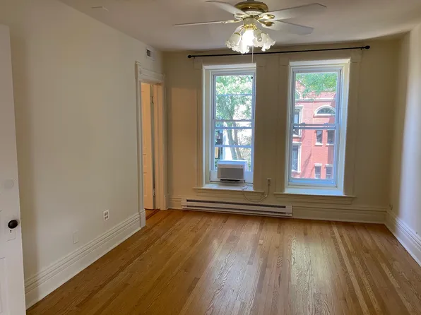 872 N Marshfield Ave #2F, Chicago, IL 60622