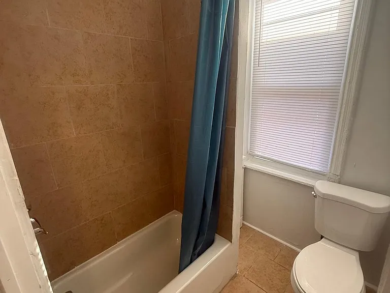 2513 N Bouvier St — Photo 7