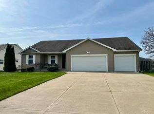 5637 Blackberry Dr, Saginaw, MI 48603