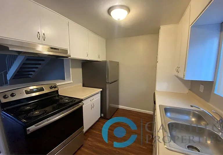 761 S Orange Ave #B — Photo 5