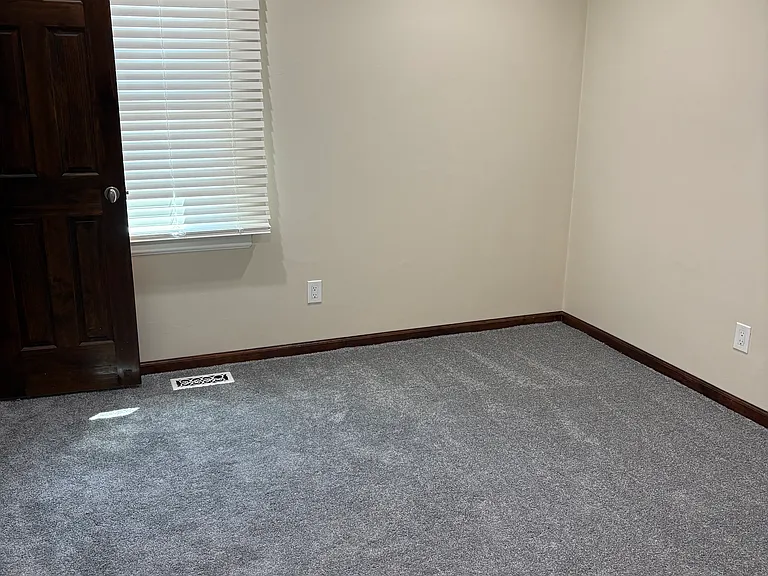 2241 Greenwell Rd — Photo 10