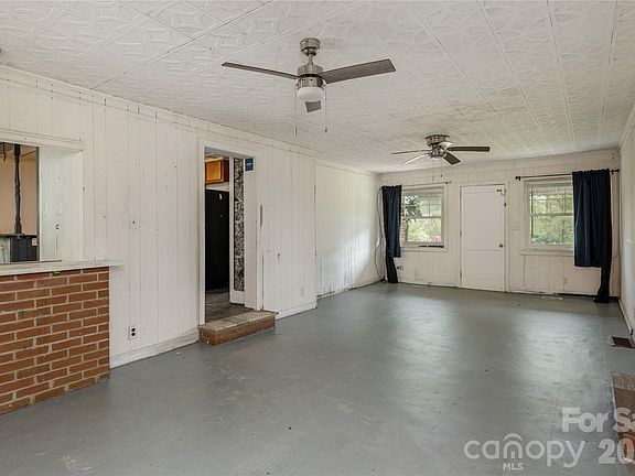 2nd image of 603 Halsbury Ave