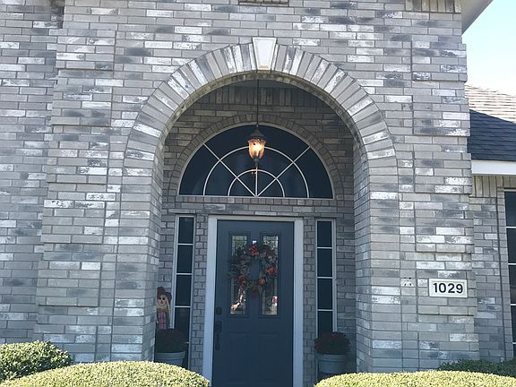 2nd image of 1029 Woodhaven Cir