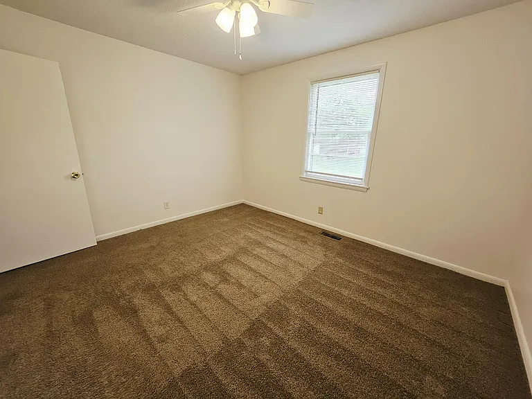 210 Westhill Dr #B — Photo 13