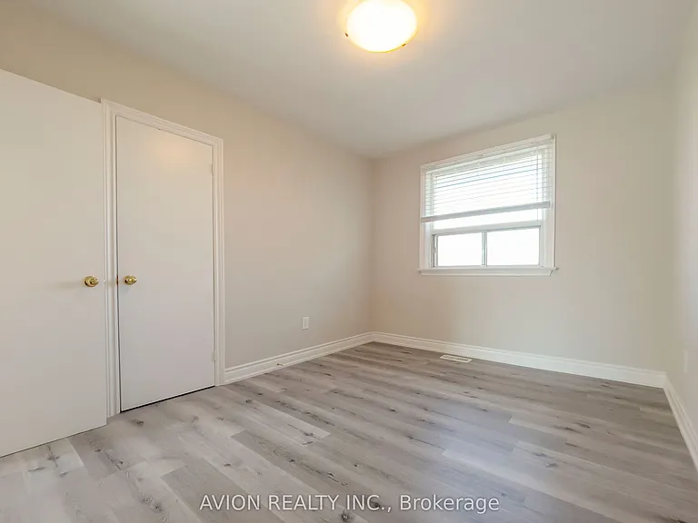 443 Fernleigh Cir N — Photo 7