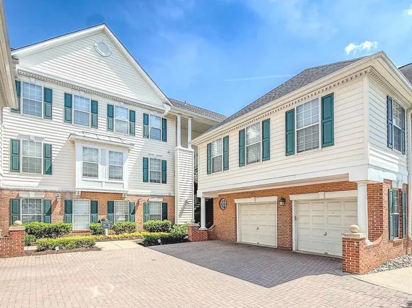 25340 Lake Mist Sq Unit 304, South Riding, VA 20152