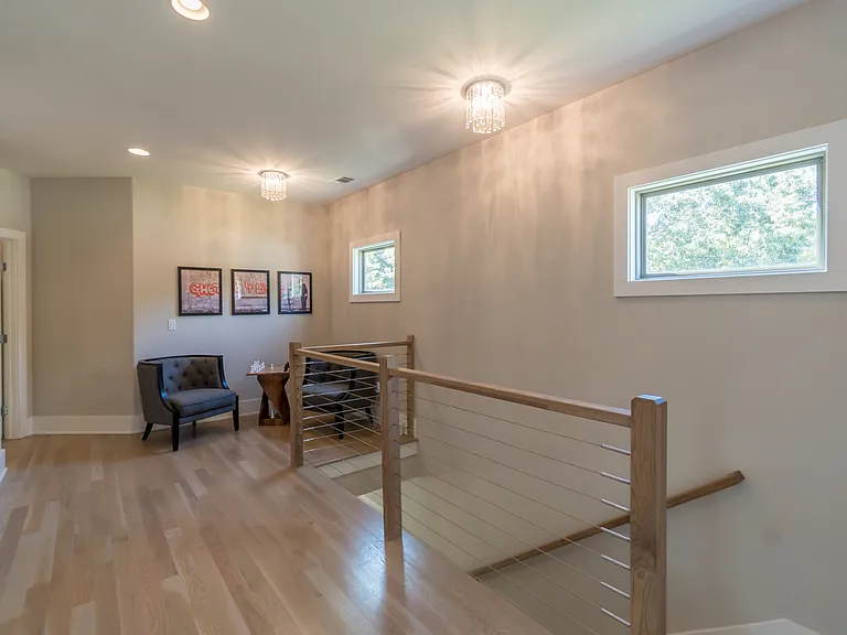 406 E Side Ave SE — Photo 49