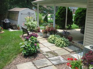 6200 Roblynn Rd, Laurel, MD 20707